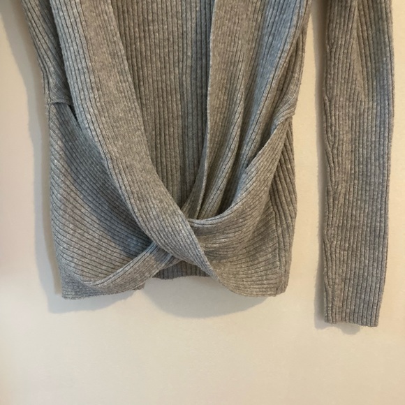 Zella Gray Rib Knit Front Twist yoga Sweater - Picture 4 of 8